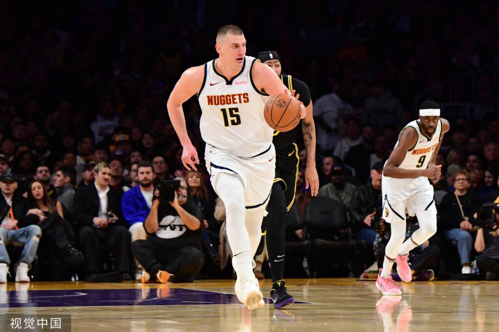 中国足球的 中国足球的